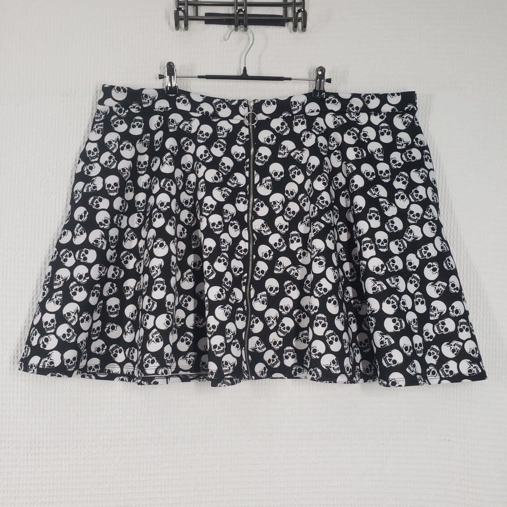 Hot Topic Skull Print Skater Skirt Womens 24 Black Zip Front Pockets Gothic